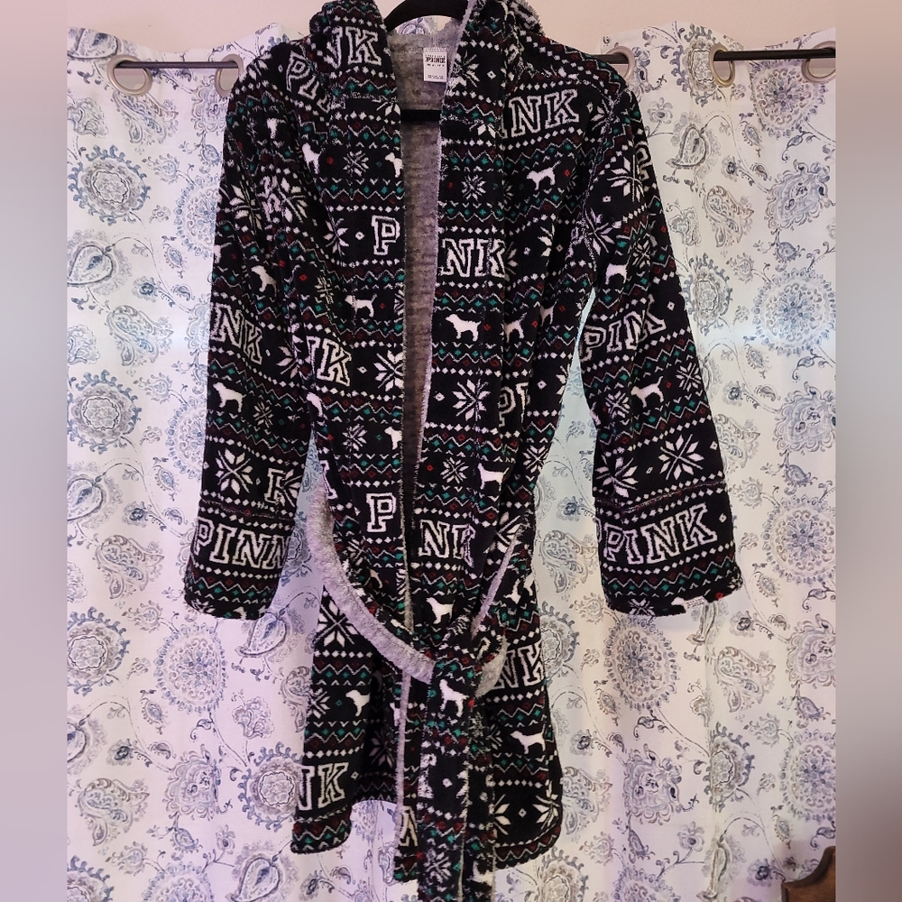 XS, VS Pink Bathrobe